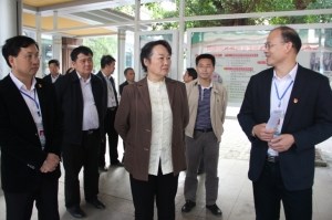 市委书记王革冰到我院调研