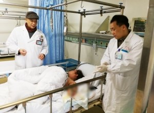一线消息︱越南友人重伤送至我院治疗，感叹大医仁心