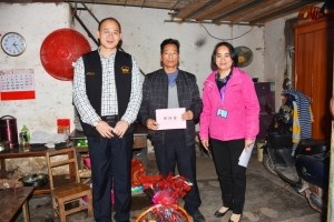 春节前夕走访离退休干部、困难党员、退役军人